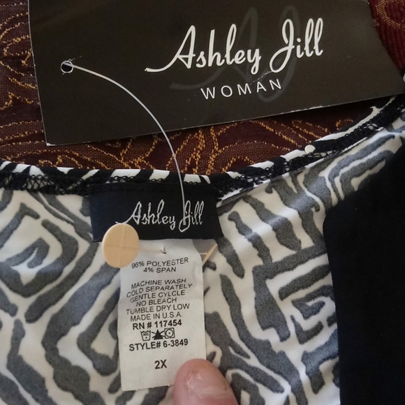 NWT ASHLEY JILL 2X BLOUSE BLK/WHT WOMENS ✨ SEQUINS - Picture 4 of 12